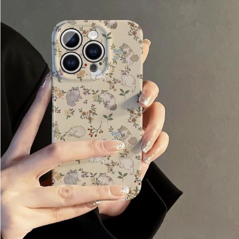 Floral Pattern Phone Case - Cream